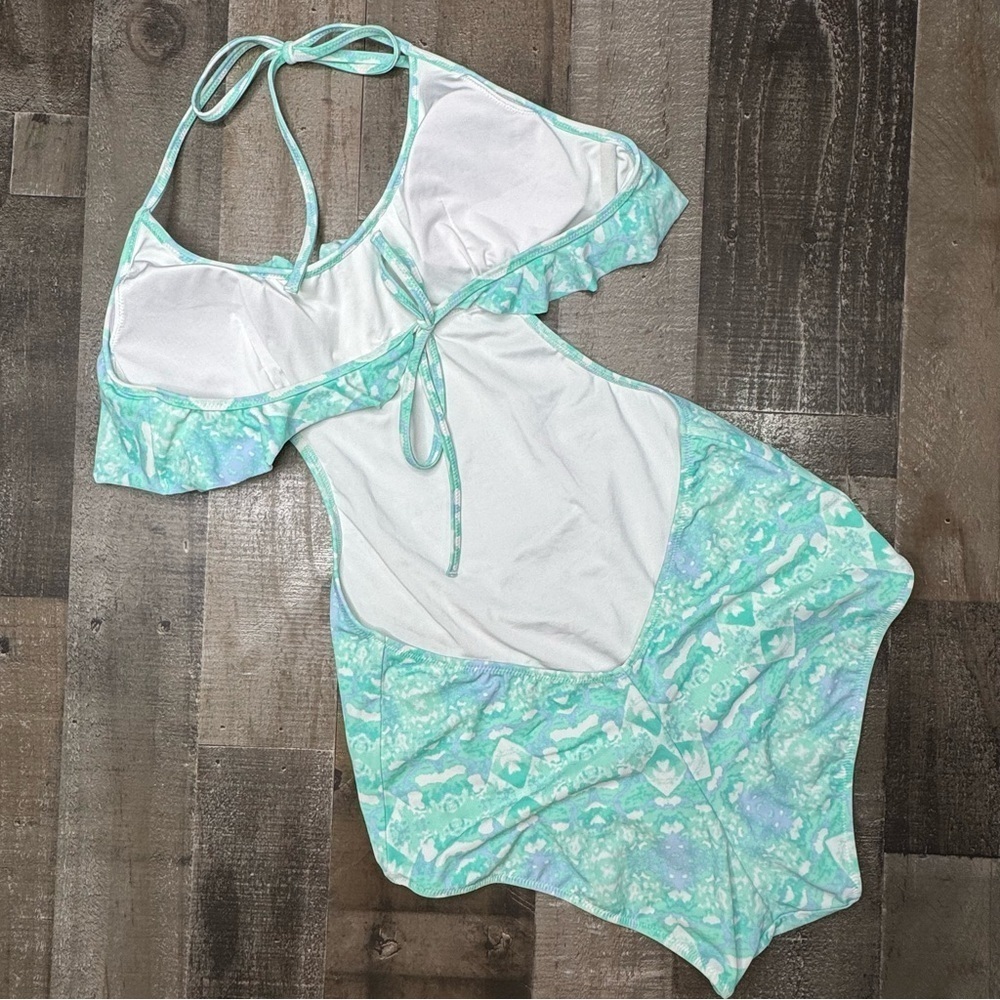 Victoria's Secret One Piece with Plunging V-Neckline and - Picture 7 of 12